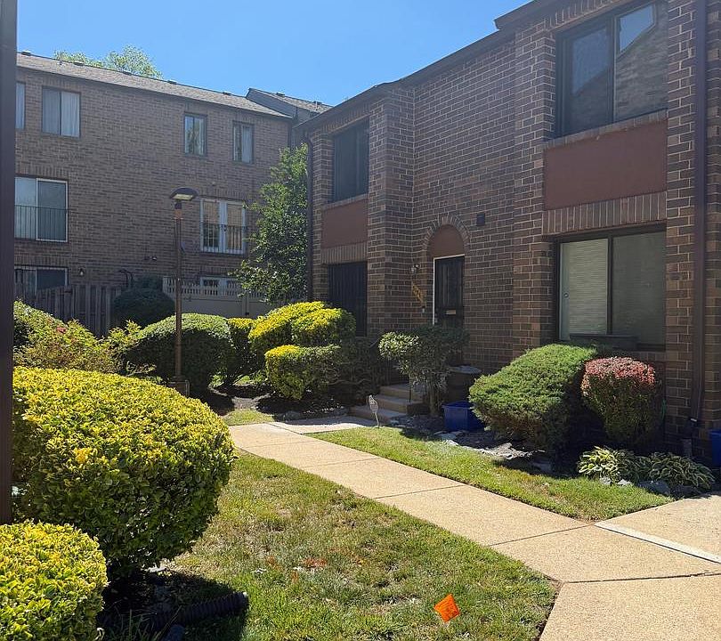 1st image of 3157 Apple Rd NE #5