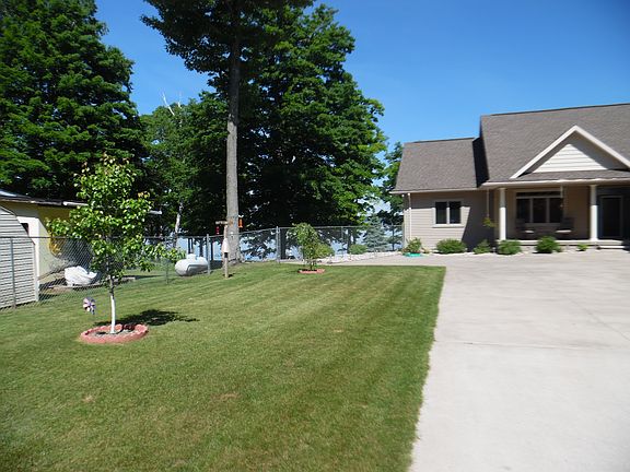 2nd image of 8795 Lakeside Dr
