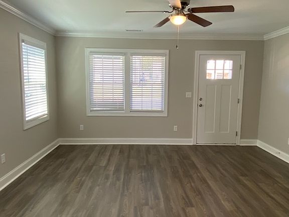 5th image of 1601 Oak Leaf Dr NW