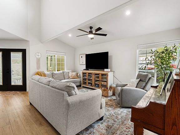 3rd image of 485 W Diagonal St #11