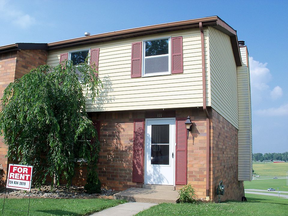 End unit with a beautiful unobstructed view of St. Vincent c