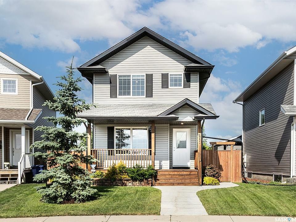 1st image of 211 Blakeney Cres