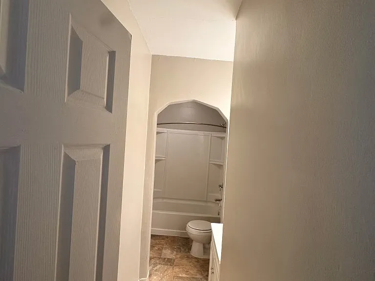 490 Charles Ave #3 — Photo 5