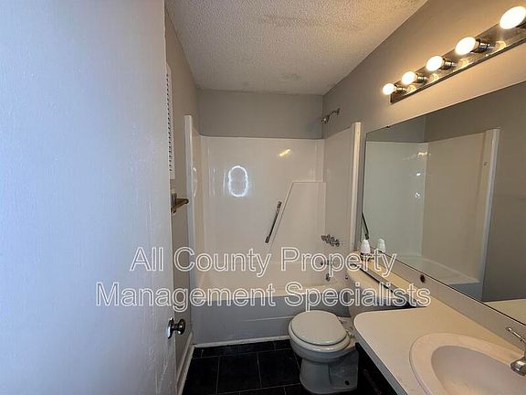 5th image of 1002 Creekside Way
