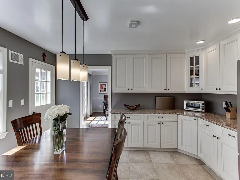 7510 Shadywood Rd — Photo 15