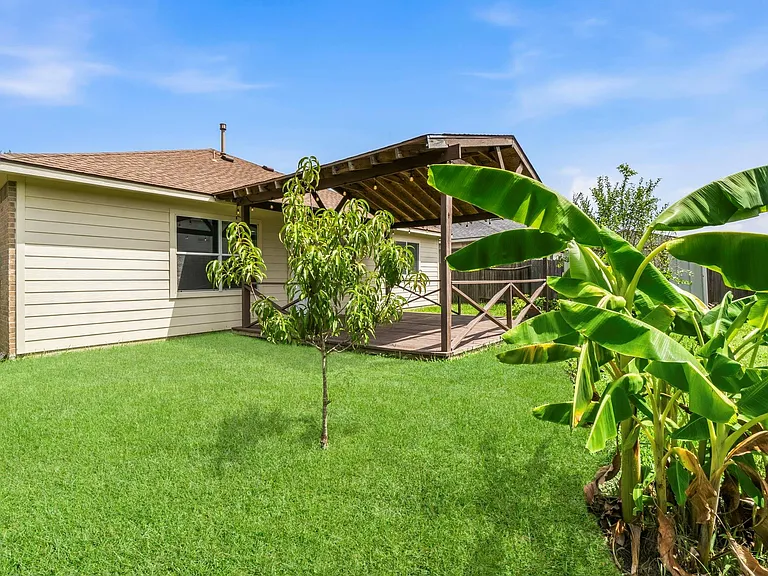 8203 Loetsch Ridge Way — Photo 32