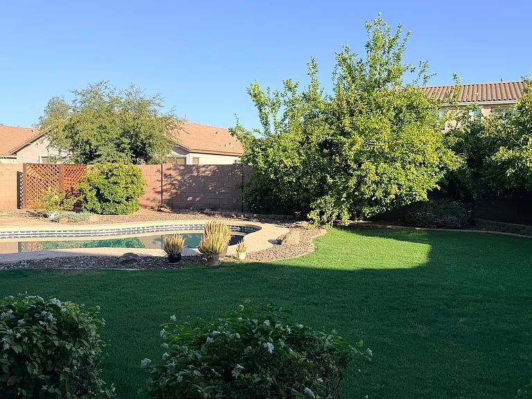 1289 E Iris Dr — Photo 37