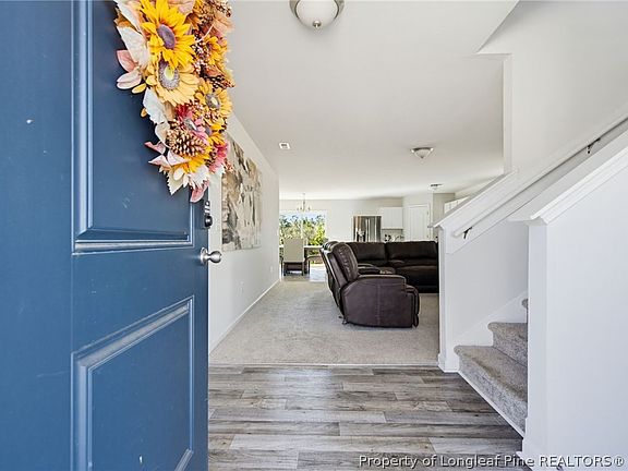 2nd image of 913 Sapphire Stone Ln