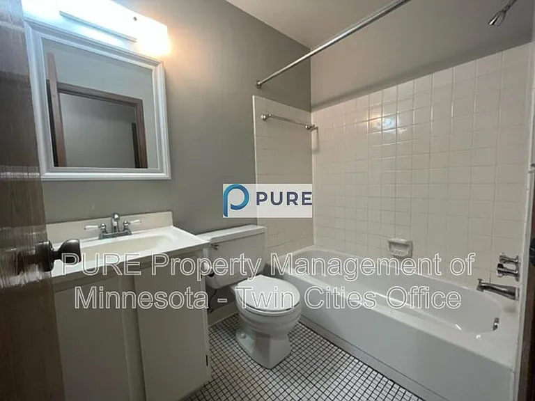 1696 Pleasant St #C — Photo 8