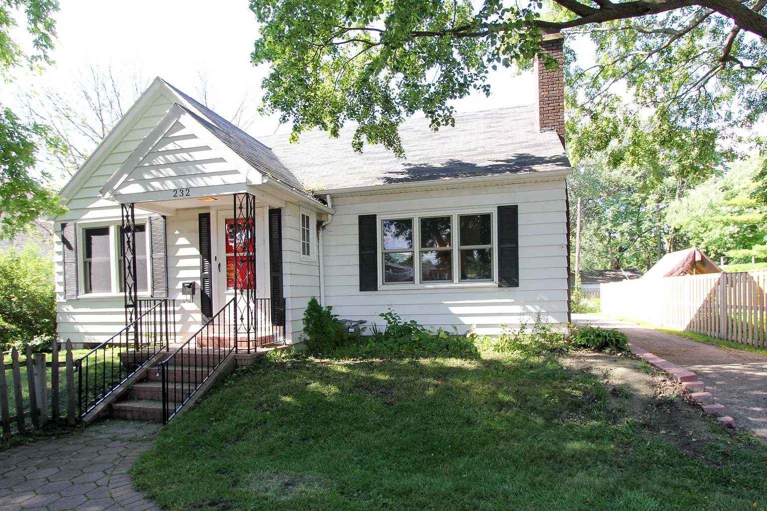 232 E Belvidere Rd photo 1