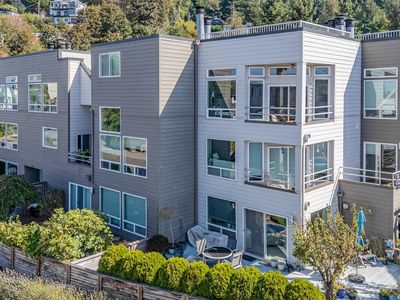 4004 Beach Drive SW #302, Seattle, WA, 98116