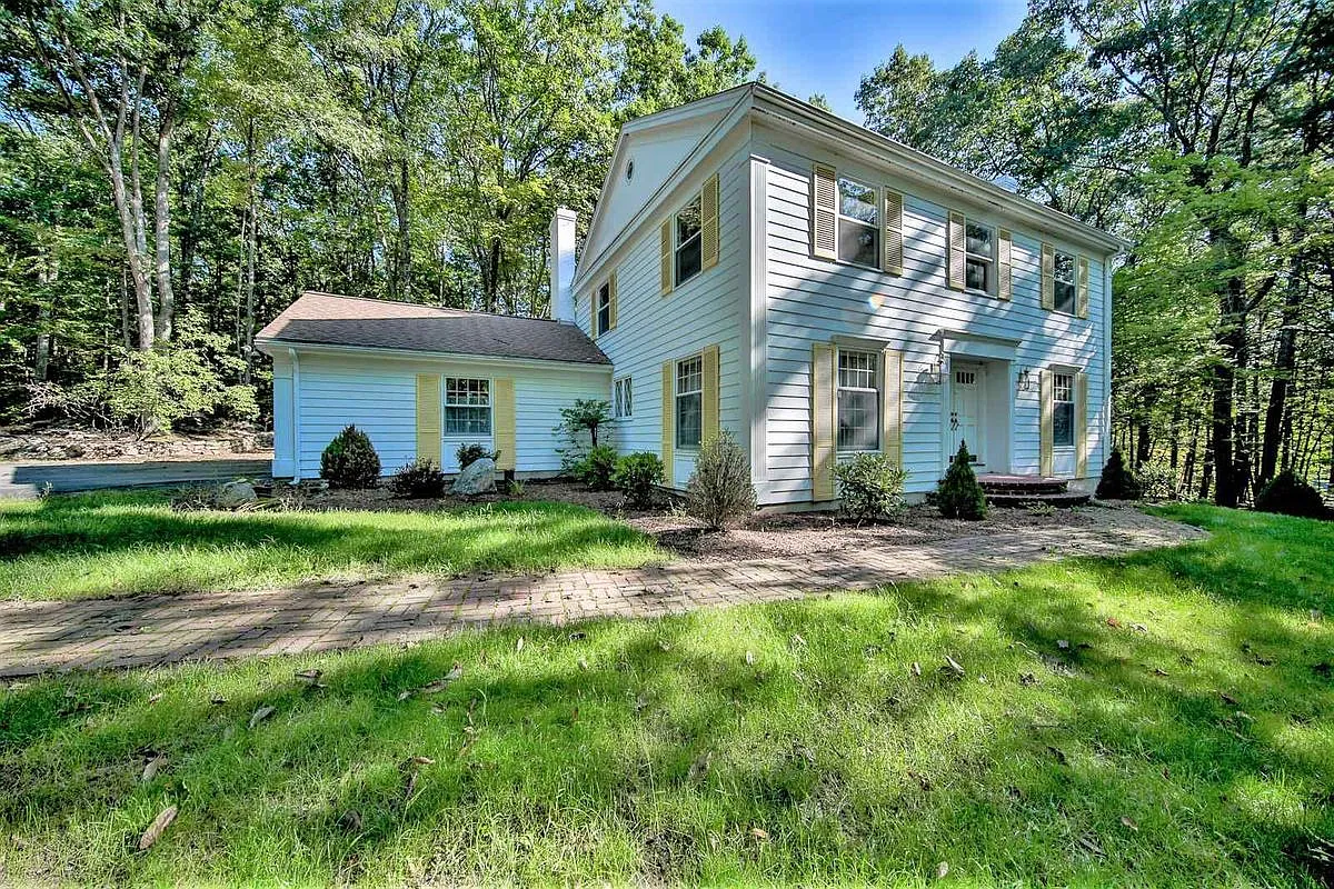 3 bed, 3.0 bath, 2853 sqft, $4,250 — Photo 1