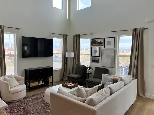 3616 W Canyon Falls Dr, Lehi, UT 84043