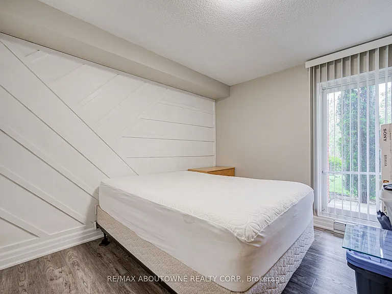 1450 Glen Abbey Gate #214 — Photo 26