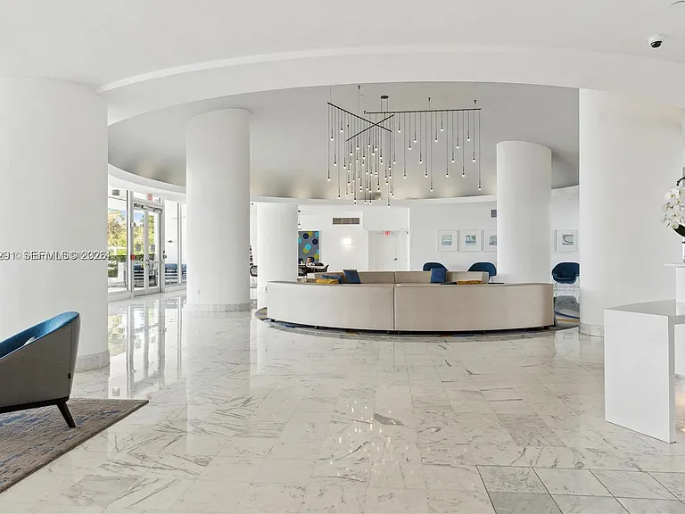 1000 West Ave #307 — Photo 15
