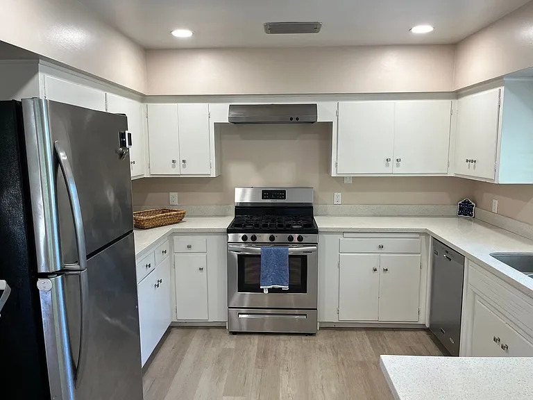 16841 Leroy Ave — Photo 12