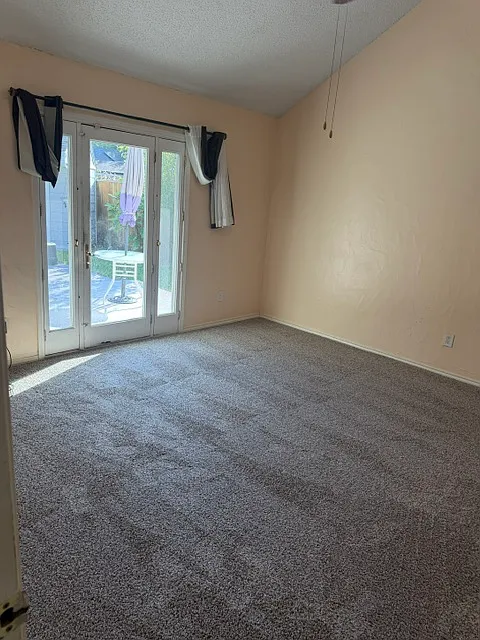 3 bed, 1372 sqft, $2,499 — Photo 4