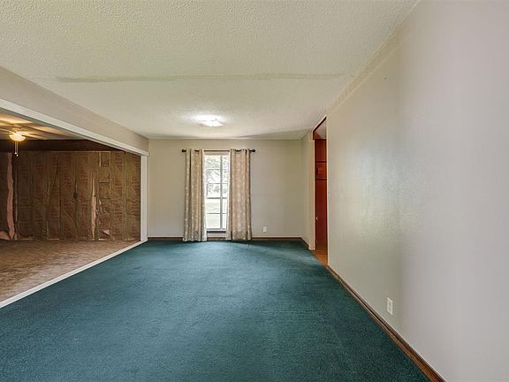 5th image of 9595 Brangus Rd