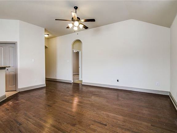 4th image of 4036 Eric Dr