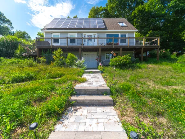 2 Sea Hill Road, North Branford, CT 06471