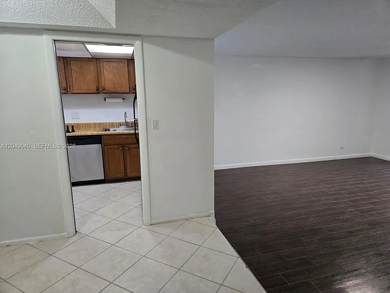 3690 Inverrary Dr #2Q — Photo 8