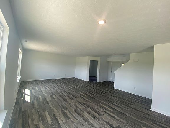 3rd image of 3216 Sand Walk Dr