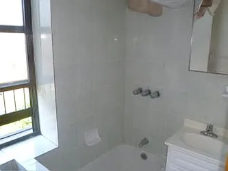 Rented by Robyn Lee, LREB