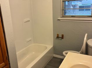 913 Juniper Ave, Midwest City, OK 73130