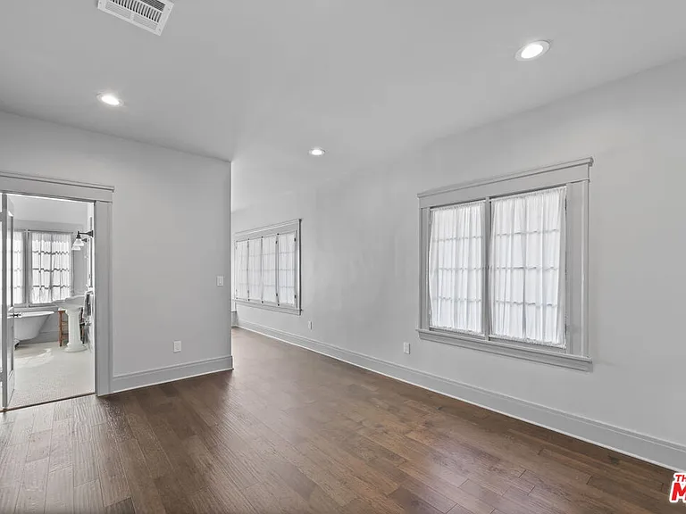 344 S Kingsley Dr — Photo 24