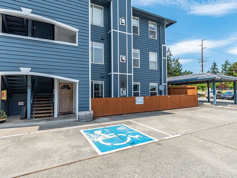 300 N Oak Harbor St #C102 — Photo 21