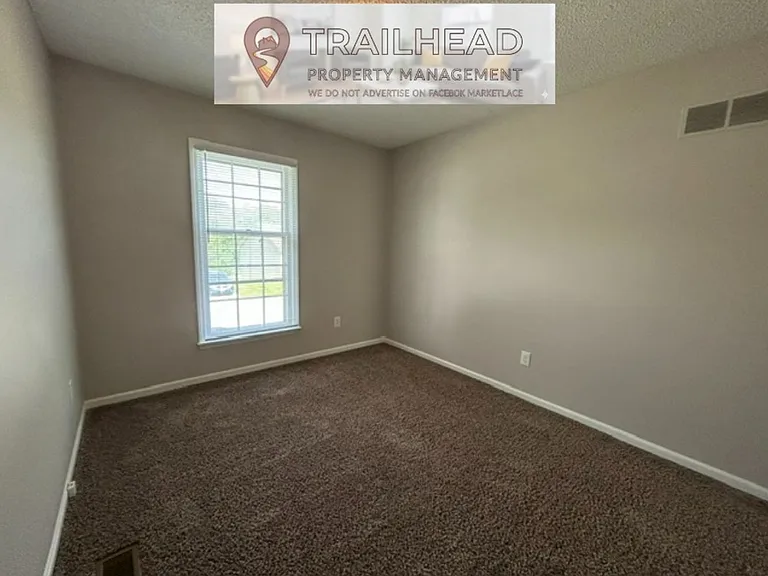 1323 Laurel St — Photo 17