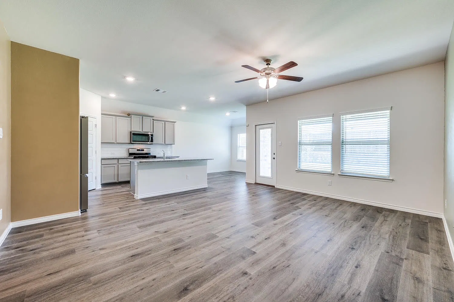 3 bed, 1639 sqft, $2,200 — Photo 4
