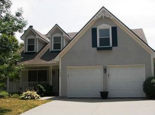 900 NE Hunters Rd, Blue Springs, MO 64014