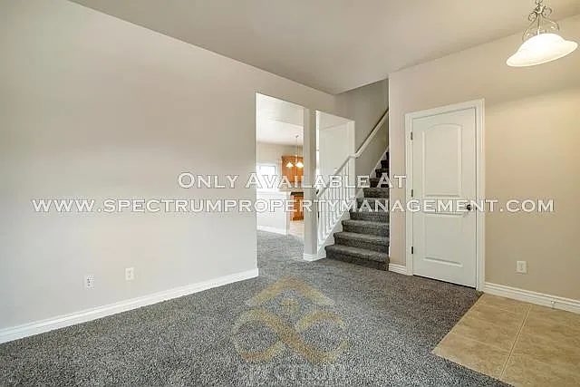 5 bed, 2.5 bath, 2912 sqft, $2,495 — Photo 4