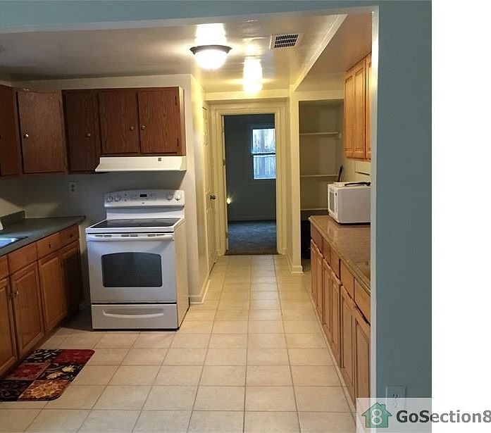 2nd image of 723 Chapelgate Dr