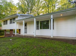 97 New Campfire Rd, Carbondale, IL 62903