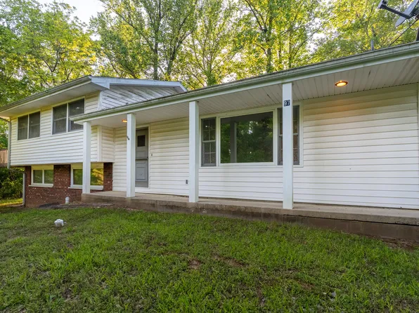 97 New Campfire Rd, Carbondale, IL 62903