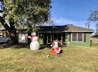 5430 Beaumont Ave, Groves, TX 77619