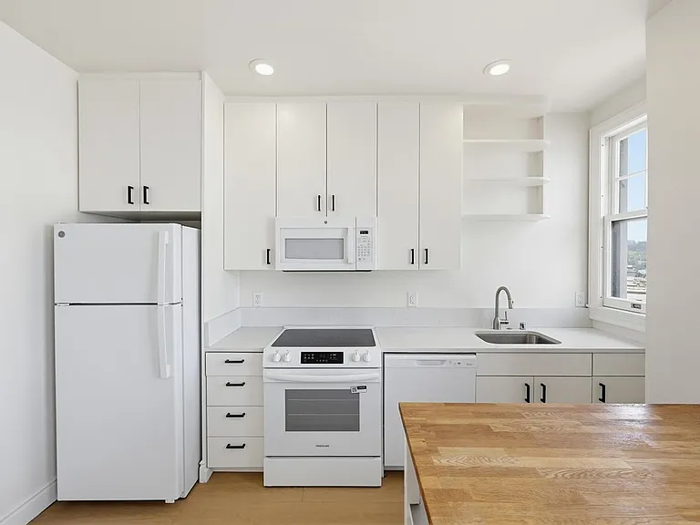 702 Ash St #702 — Photo 10