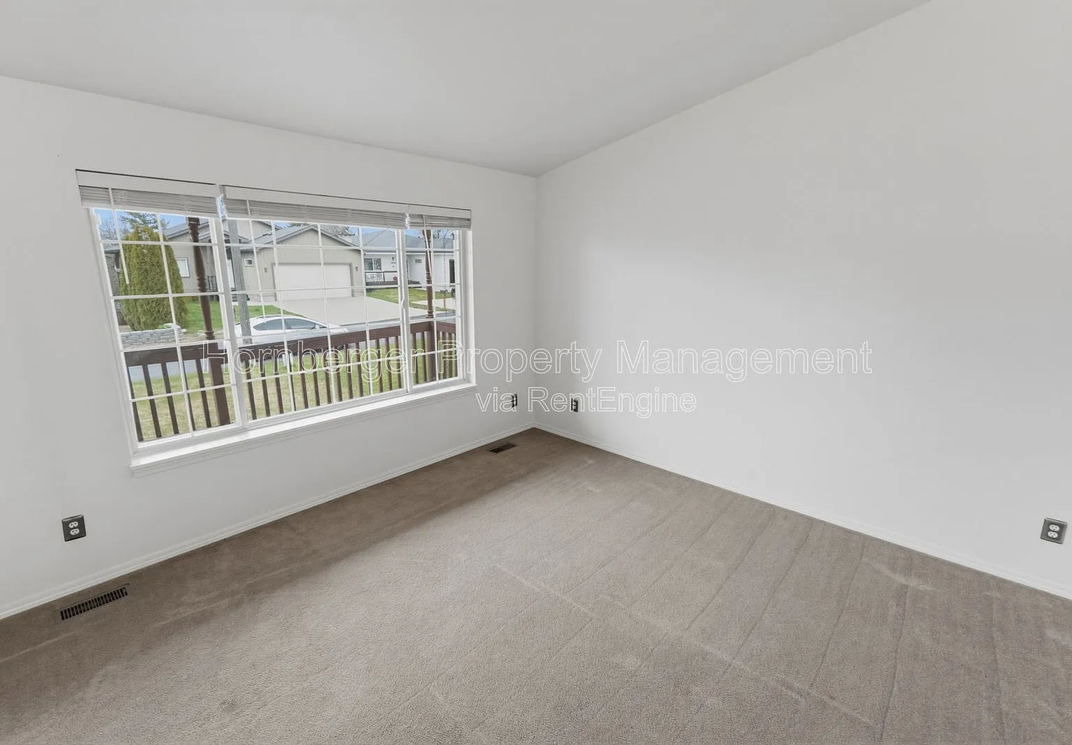 4 bed, 3.0 bath, 1272 sqft, $2,495 — Photo 4