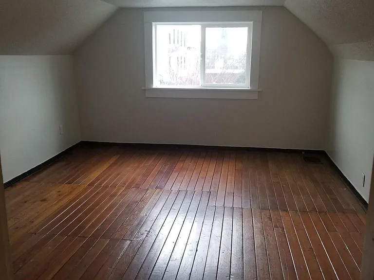 1025 N Church St — Photo 27