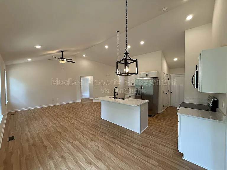 47 Birch Ln — Photo 5