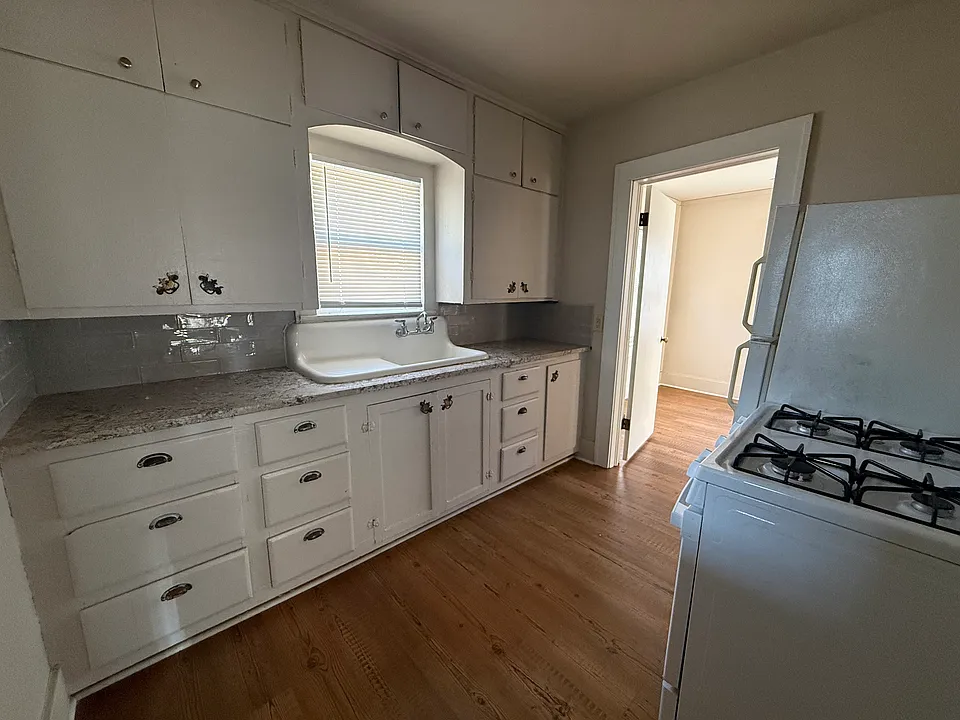 238 1/2 S Duncan St
