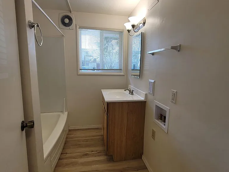 1187 W 8th Ave — Photo 8