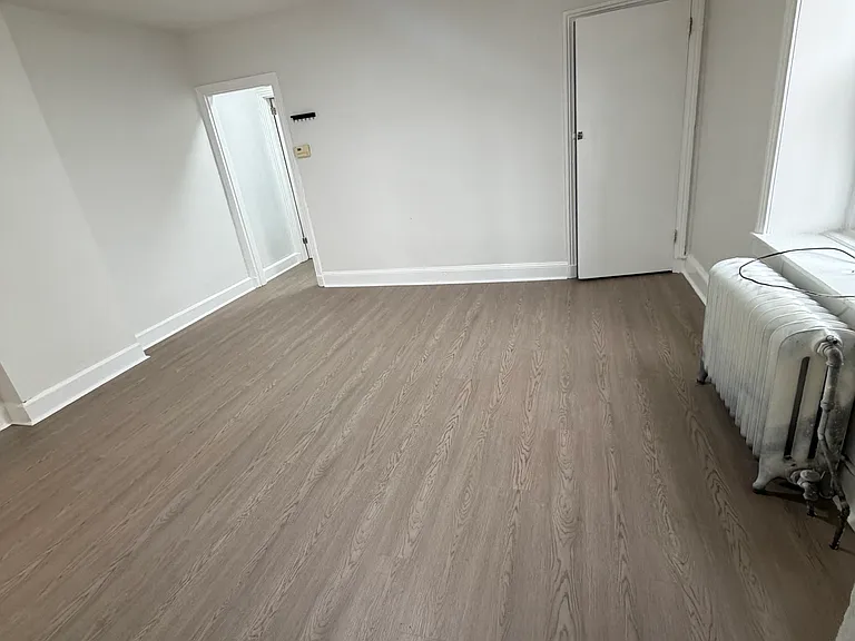 5803 Old Second St #B — Photo 3