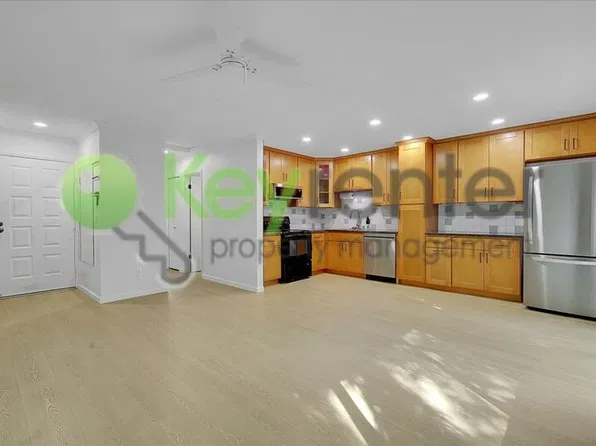 1629 10th St APT 2, Sacramento, CA 95814