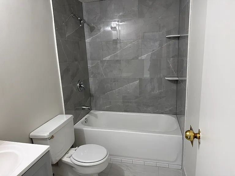 60 Strawberry Hill Ave #418 — Photo 1