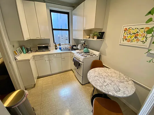 Rented by J PRESTON AND ASSOCIATES INC | media 6