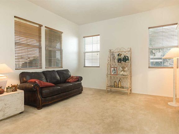 4th image of 41922 Estrella Ln