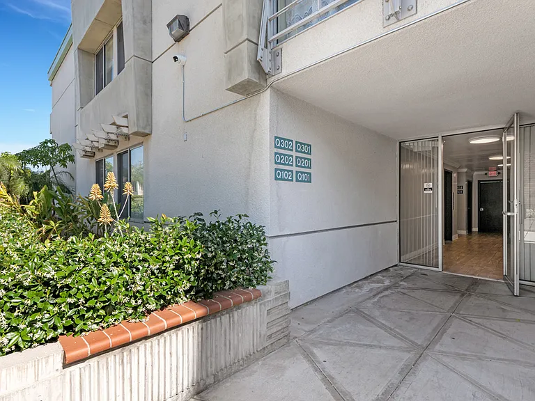 5301 Balboa Blvd #Q302 — Photo 5
